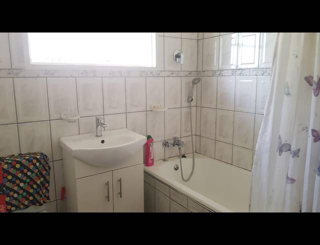 3 BEDROOM FREEHOLD TO LET IN NAPIERVILLE